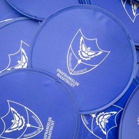 Blauwe frisbee